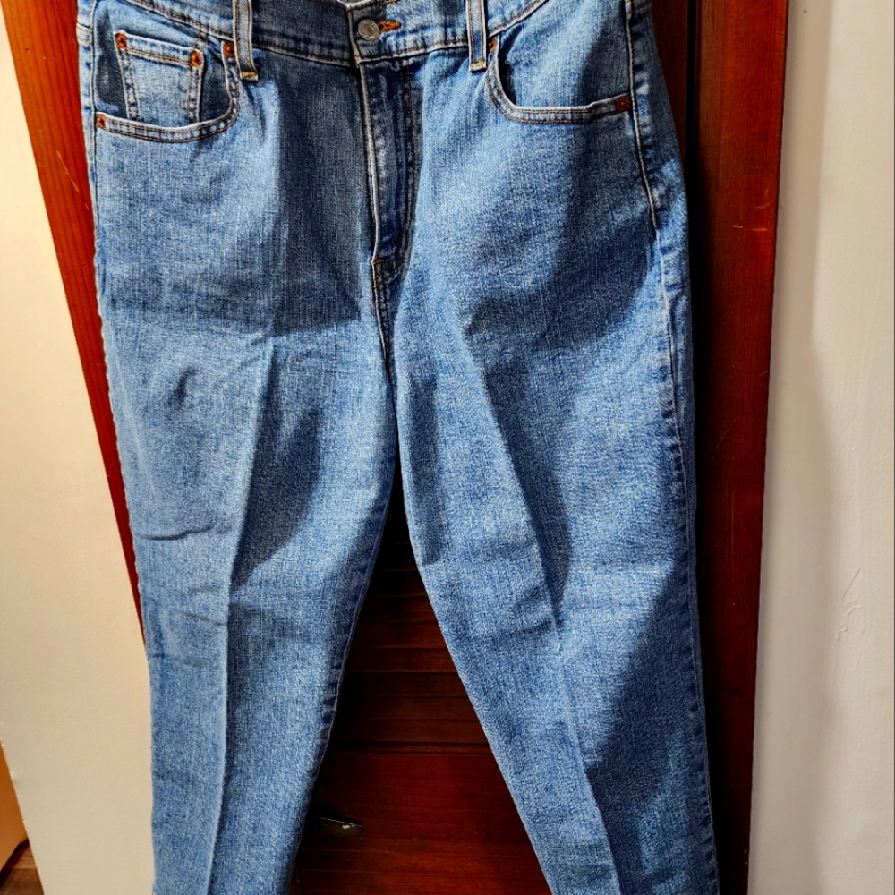 Levi's Women's Capris
